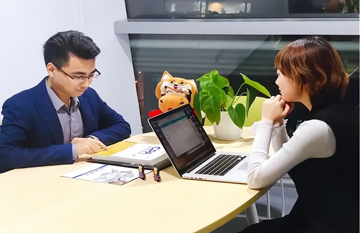 thinkbook|毕业多年才明白,公司为啥宁愿新招应届生也不愿留老员工,很现实