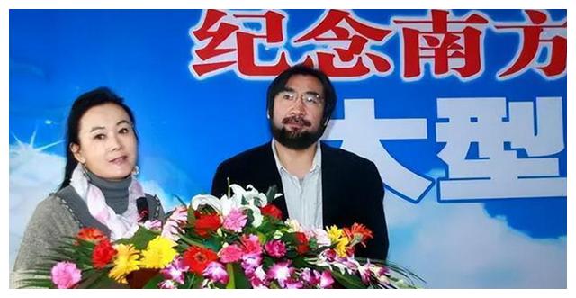 娜仁花|60岁娜仁花难得现身，两登《大众电影》封面，她是影后丈夫是影帝