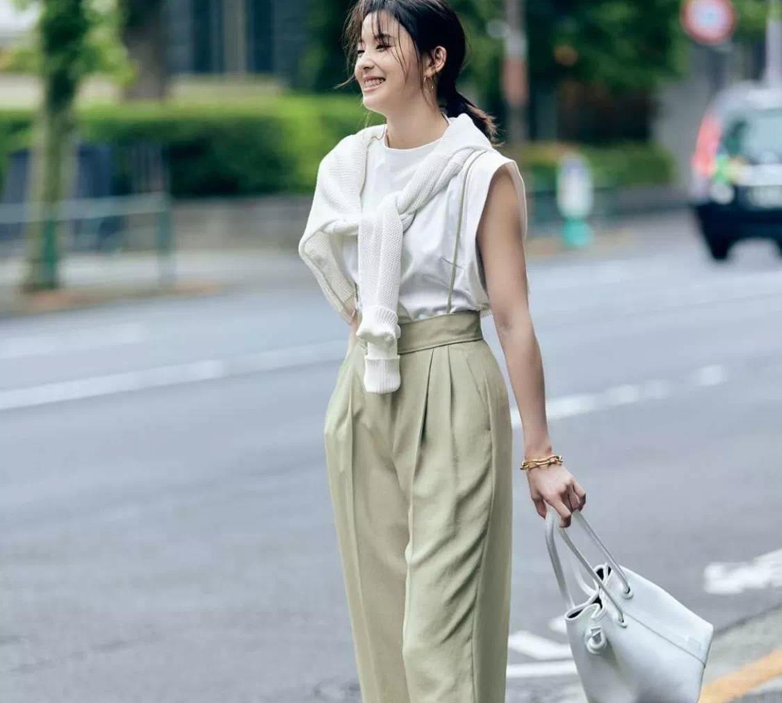 穿衣搭配|孟晚舟用“东方气质”把休闲裙穿火了！时尚优雅，打破刻板通勤风