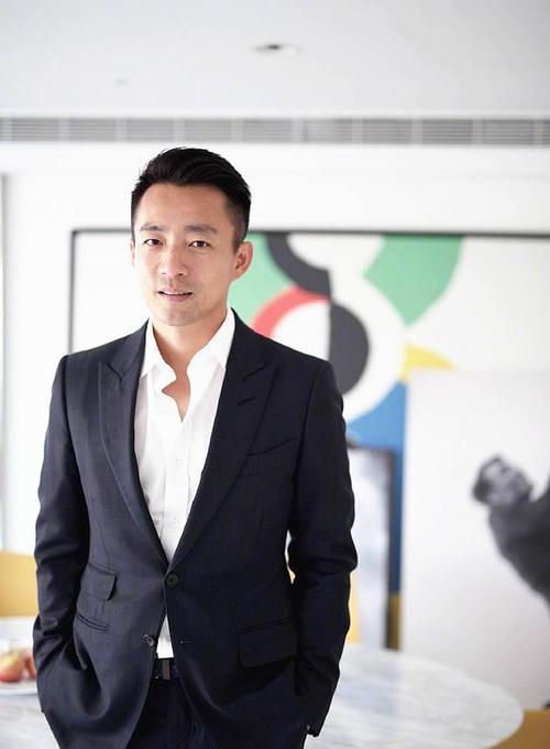 汪小菲|汪小菲深夜直播唱《过火》，怀念与大S那段再也回不去的深情？