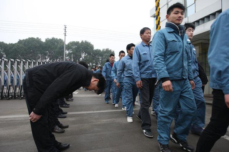 人与人|人与人之间是价值交换，但价值交换要考虑大众，以及双方面