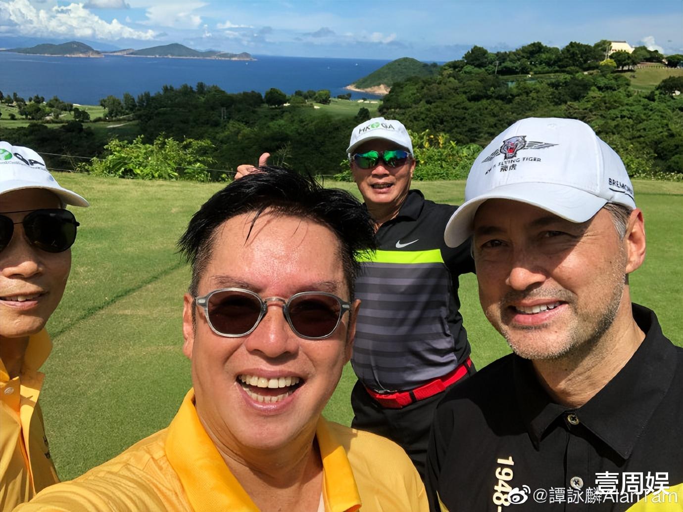 谭咏麟|谭咏麟跟友人打高尔夫，王敏德罕见露面，双鬓斑白满脸络腮胡！