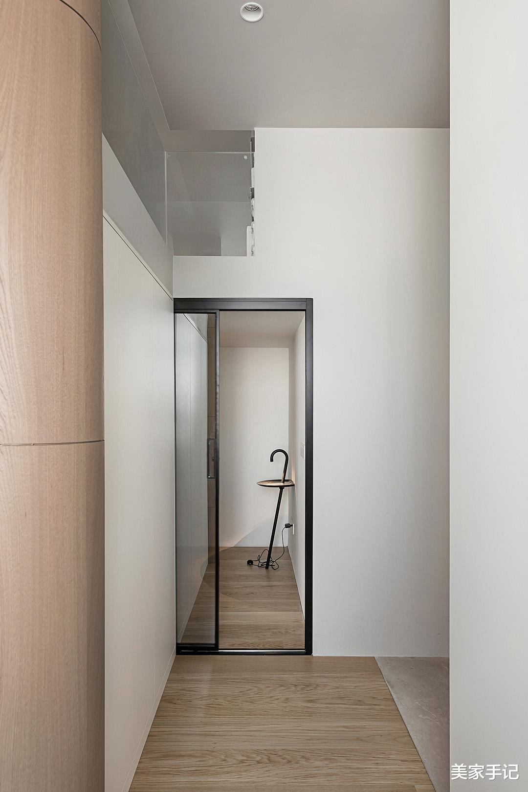 上海一家三口的新房，坚持客厅不买沙发、茶几，入住反而实用顺心