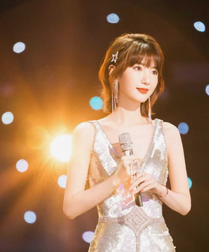 毛晓彤|毛晓彤：一个勇敢怼渣男的爽文女主， 真的太飒了