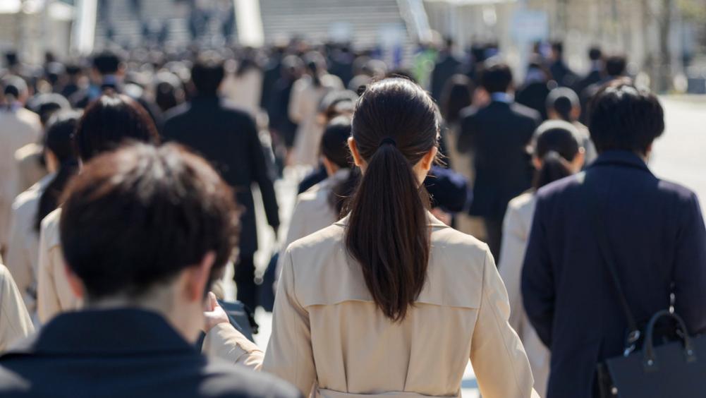 求职|要高薪还是“尊严”？本科生放弃工作去当保姆，体会到“下人感”