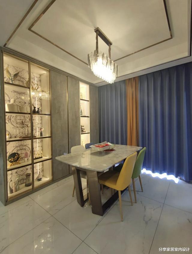120平现代轻奢风格,三代同堂越住越喜欢,护墙板做背景墙很大气