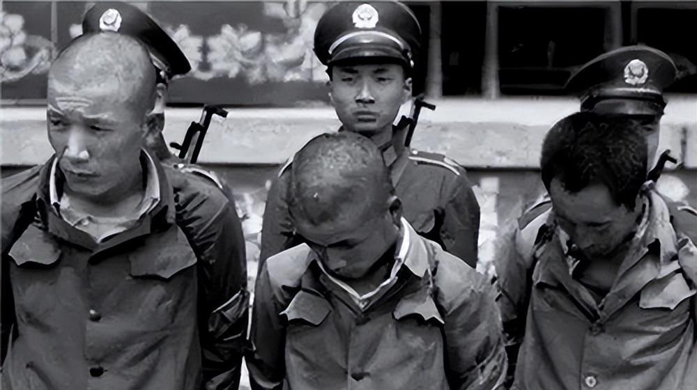 1983年红旗沟血案回顾:8名不良少年沦为杀人恶魔,一夜屠戮26人