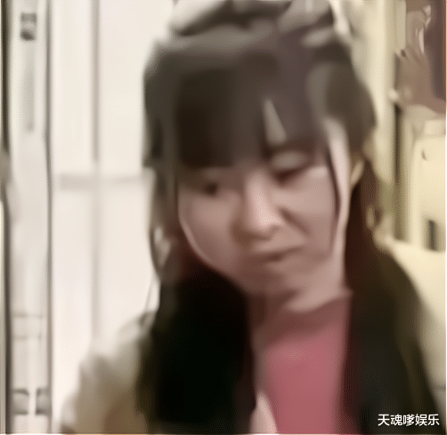 杜新枝|田静旧照曝光，变化太大被网友质疑整容，粉丝：都是杜新枝的锅