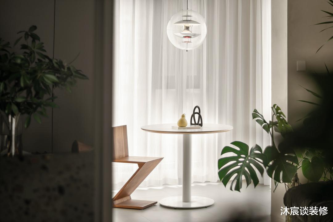 他花35万装好90㎡独居空间,用微水泥+奶油色,室内尽显温柔高级