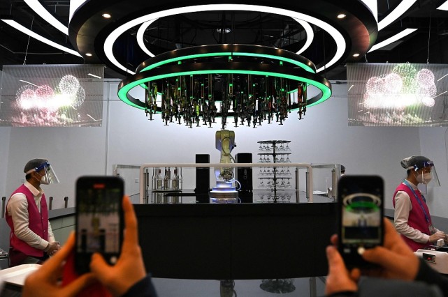 机器人|日本记者谈冬奥见闻: 志愿者服务让人温暖 高科技应用如置身未来