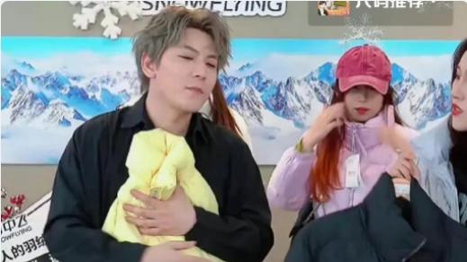 陈翔|陈翔直播间被吐槽体态“臃肿”，身高造假，卖货品牌也遭到抵制