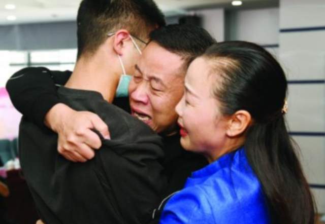 黑粉|孙海洋家直播卖货评分高，上架红糖馒头遭疯抢，遭黑粉指责在炒作