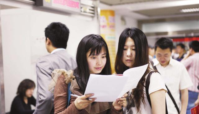 |继996之后，有大佬提出“715”工作制，打工人怼道：干脆724得了