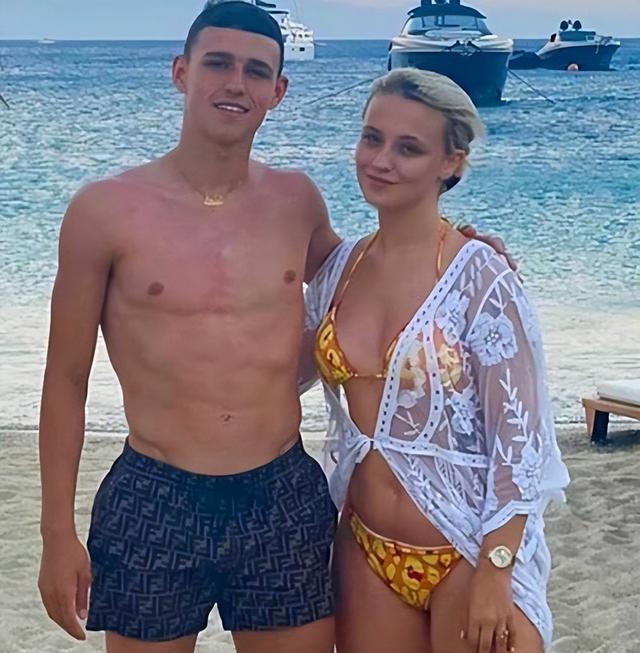 瑞贝卡|出轨成瘾？曼城金童背着女友与网红调情在国家队闭环管理时猎艳