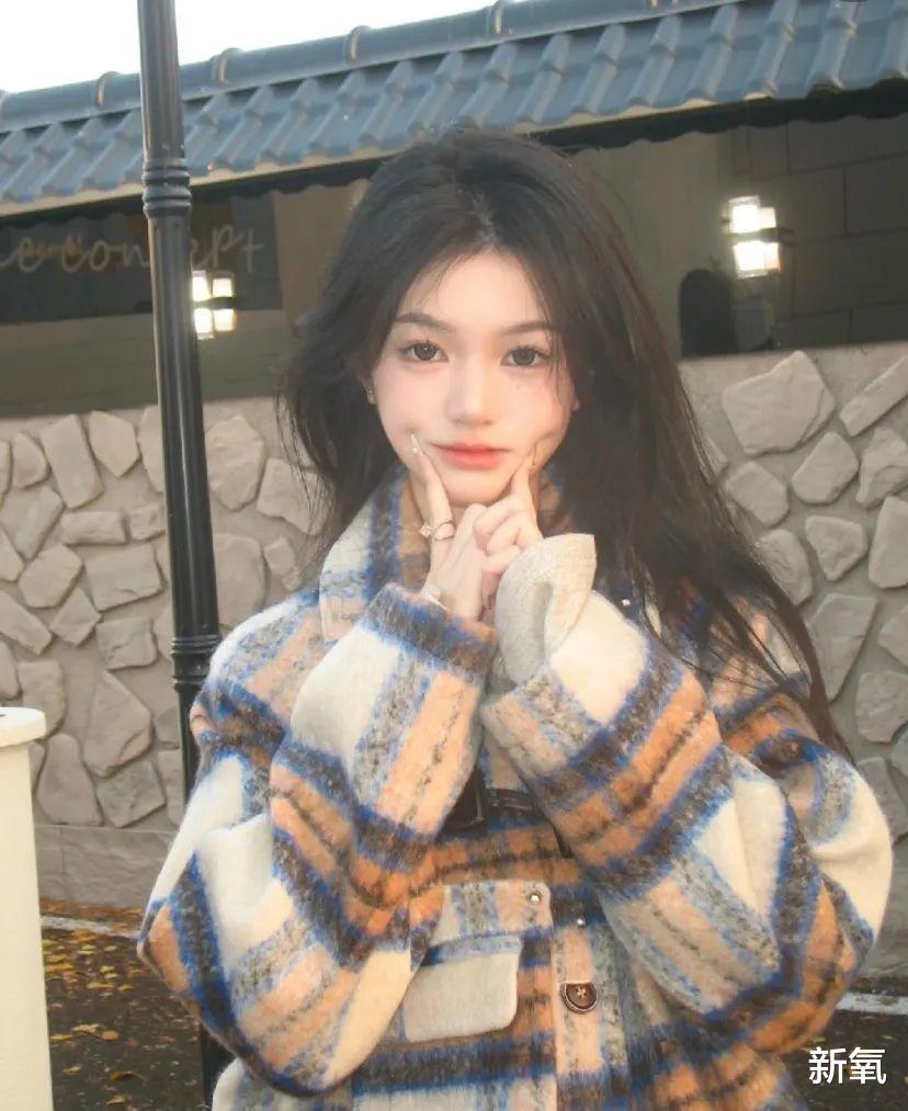 叶河林|网红圈塌了？18岁美少女被告知塌房，恋爱中无缝衔接？