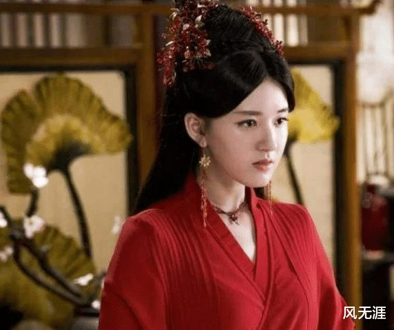 赵露思|起底赵露思的上位路：捡漏赵丽颖、资源多如潮，她才没那么简单