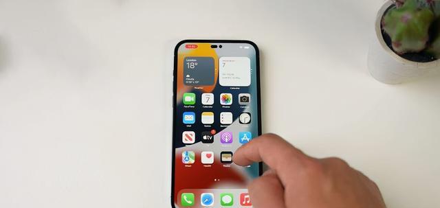 iPhone|iPhone14阉割严重,标准版或采用A15处理器,挖孔屏成悬念