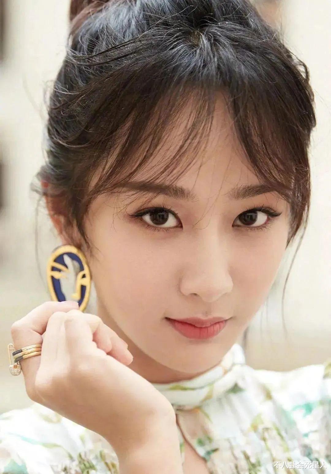 血糖 “自然美女”是假的，脸大嘴厚，小眼黑皮，旧图揭露“人间真实”