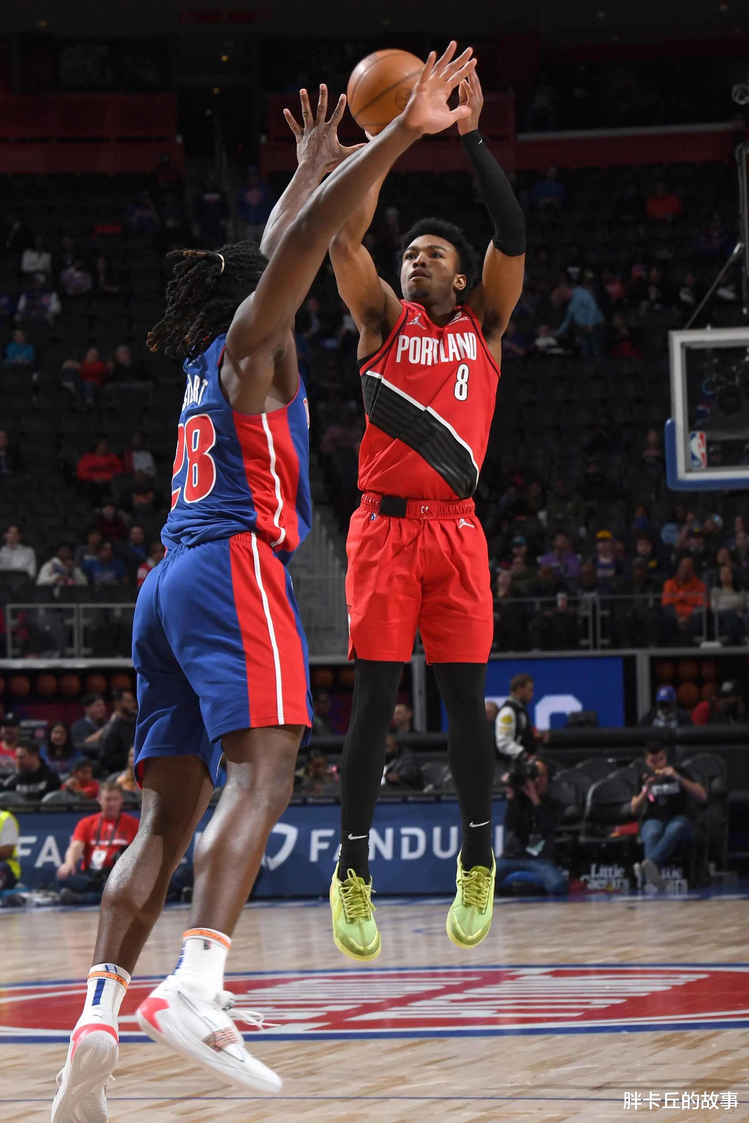 勒布朗·詹姆斯|3月22日NBA球鞋上脚，詹姆斯重回克利夫兰，塔克的鞋量实在太惊人