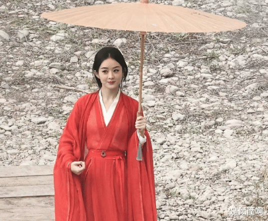赵丽颖|《与凤行》赵丽颖红衣撑伞好雅致!和林更穿情侣装,大笑乐开怀!