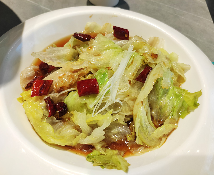 逛方特附近的商场,6楼餐厅装修真内卷,酸菜鱼配菜比鱼好吃