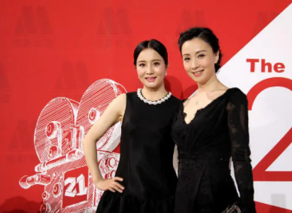 王珞丹|5对撞脸的女明星，同一张脸不可怕，谁不红谁尴尬