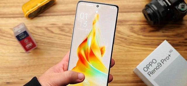OPPOReno9系列：三款版本到底该怎么去选择？说说选择建议