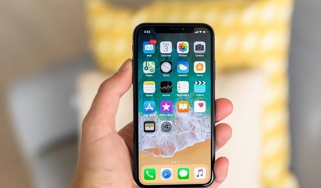 显卡|LCD旗舰回归?下一代iPhone SE曝光,刘海屏设计模板泄露