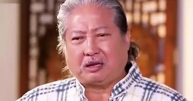 洪金宝|70岁洪金宝是香港影坛“活化石”，二婚娶徒弟为妻事业开始上坡