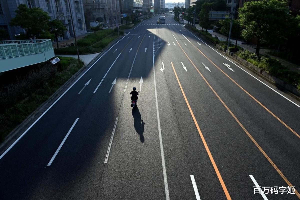 穿衣搭配|零零后打工人职场图鉴：“当你学会摆烂，一切变得轻松”