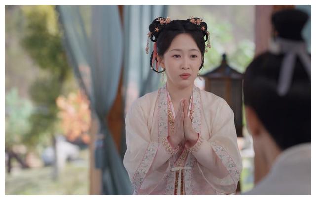 卿卿日常|4年前挑大梁演大女主,4年后在《卿卿日常》打酱油,露脸难辨认