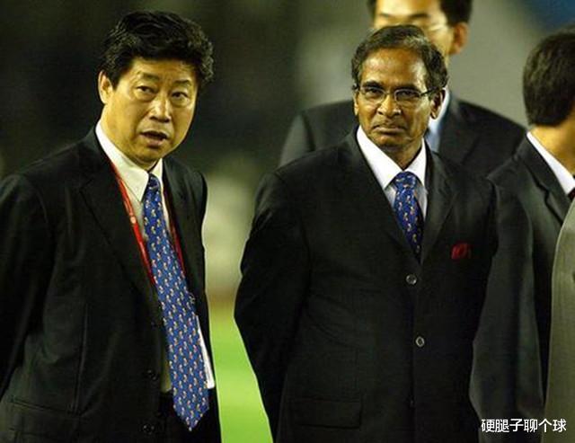 世界杯|只是签抽得好？看完本文就知道，2001年十强赛分组抽签的那些事