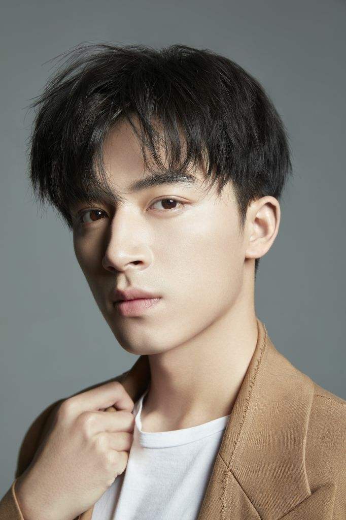 于正|于正又宣一枚校草!10位“于男郎”颜值对比:他的眼光走下坡路?