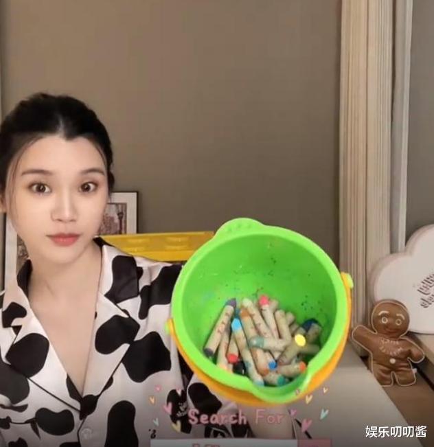 奚梦瑶|奚梦瑶产后五月容光焕发,晒儿女用品价格不菲,网友:不愧是阔太