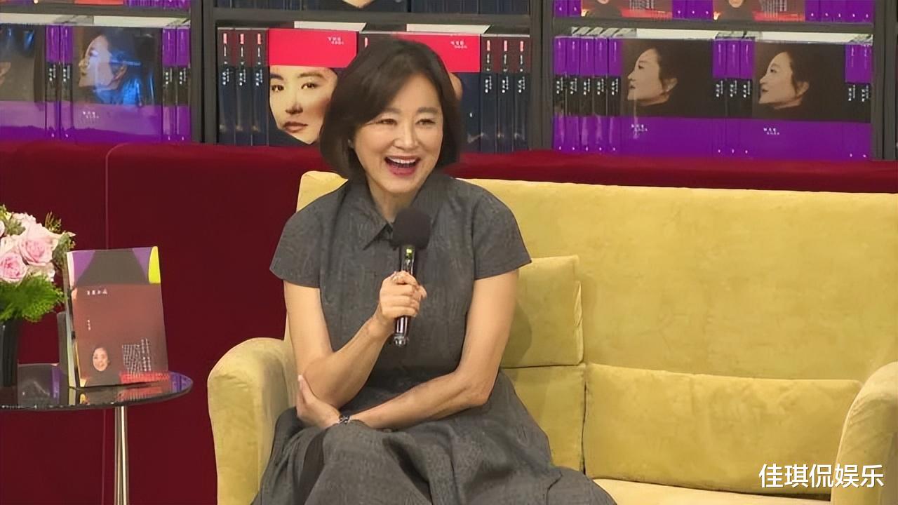 林青霞|68岁林青霞火力全开搞事业，曾传出婚变，被曝获20亿赡养费！