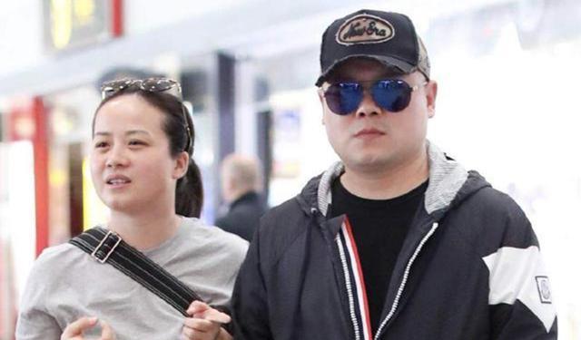 岳云鹏|德云社烧饼岳云鹏同台，因谁怕媳妇产生争执，烧饼的回答彰显成熟