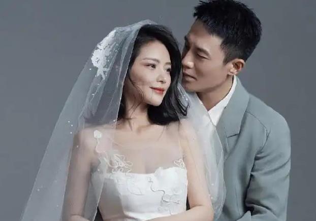 王灿|王灿再次发动态炫富,全网首穿某品牌衣服,被网友吐槽