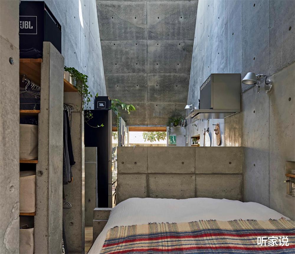 日本夫妻买下18㎡小家,将“夹缝蜗居”装成毛坯风,一住就是3年