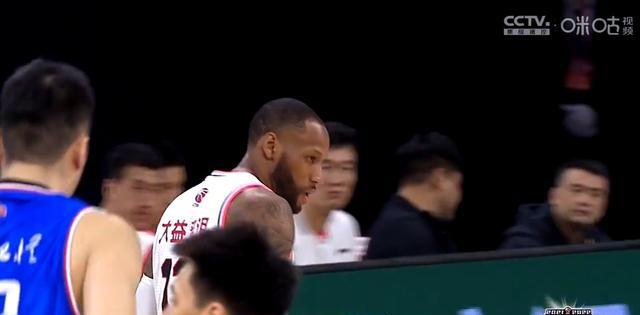 热火队|广东扼杀悬念，威姆斯比肩姚明，广东全队出彩唯独一人让杜锋摇头