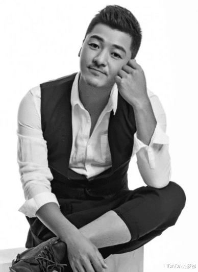 齐奎|知名演员国丽娜：嫁初恋老公齐奎，恩爱二十多年生两子，幸福美满