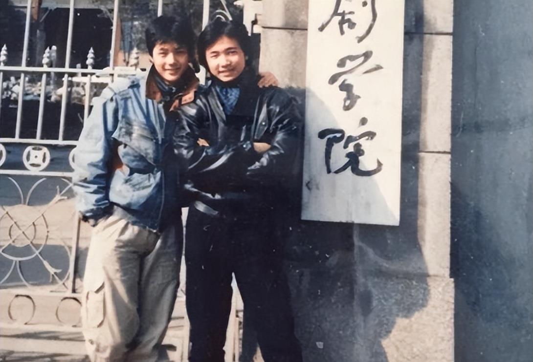 傅程鹏|浪子傅程鹏:成名后抛妻弃子,娶了情史混乱不堪的周丽淇,怎样了