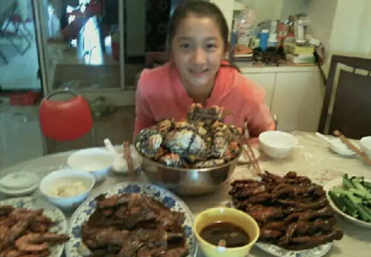 关晓彤|曾经冠名“格格”的关晓彤，如今成为没有底线赚黑心钱的代表