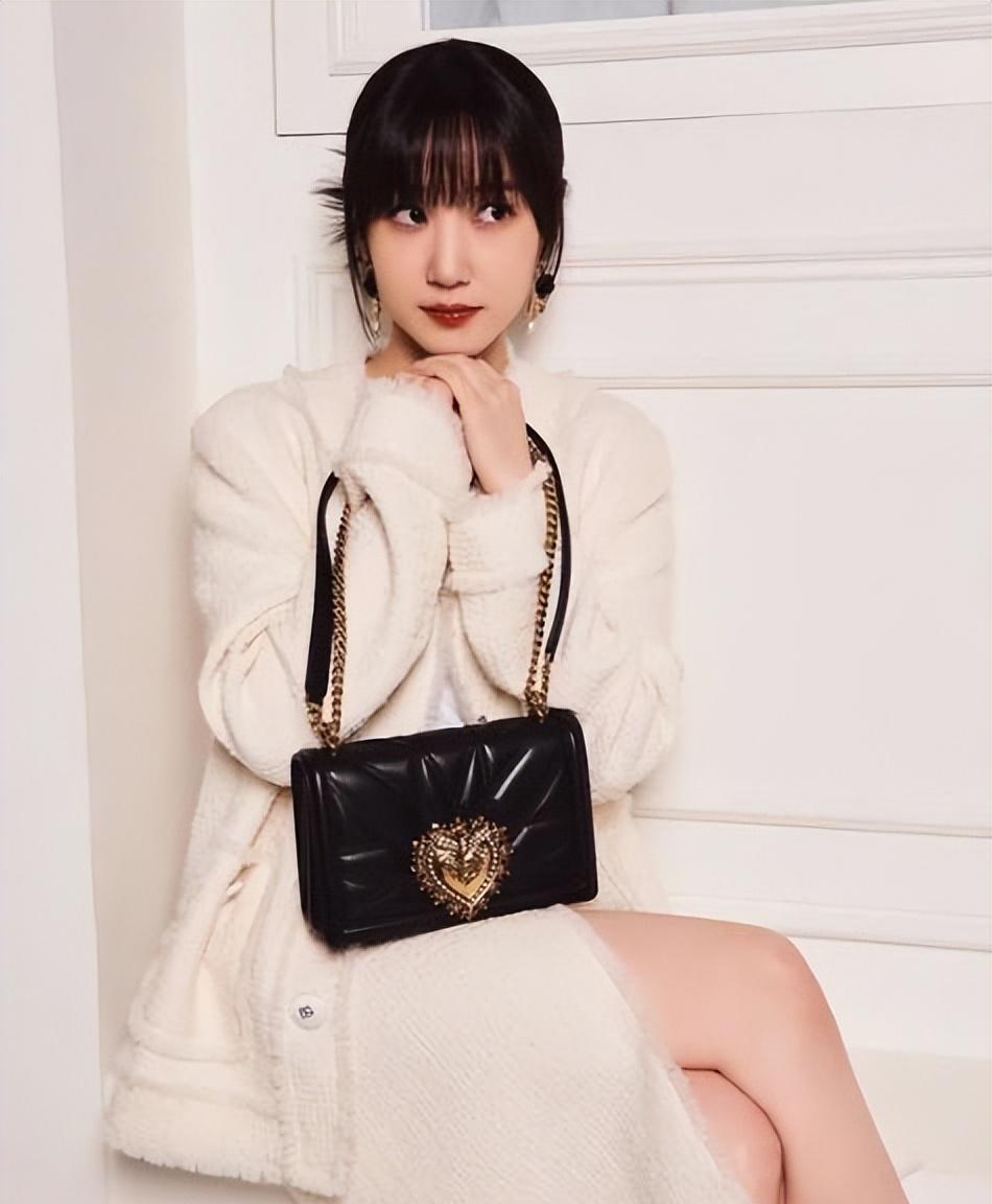 宋祖儿|朴恩斌新娘白纱造型曝光!气质清纯笑容甜美:粉丝大赞是最美仙女