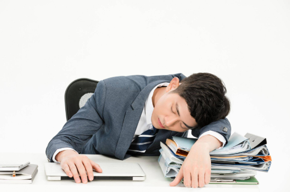 裁员|职场中,别拿规则当借口