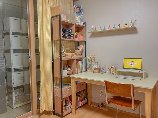 阳台|一对35岁丁克夫妻的家：100㎡旧房不豪装，却活出了别人羡慕的样子