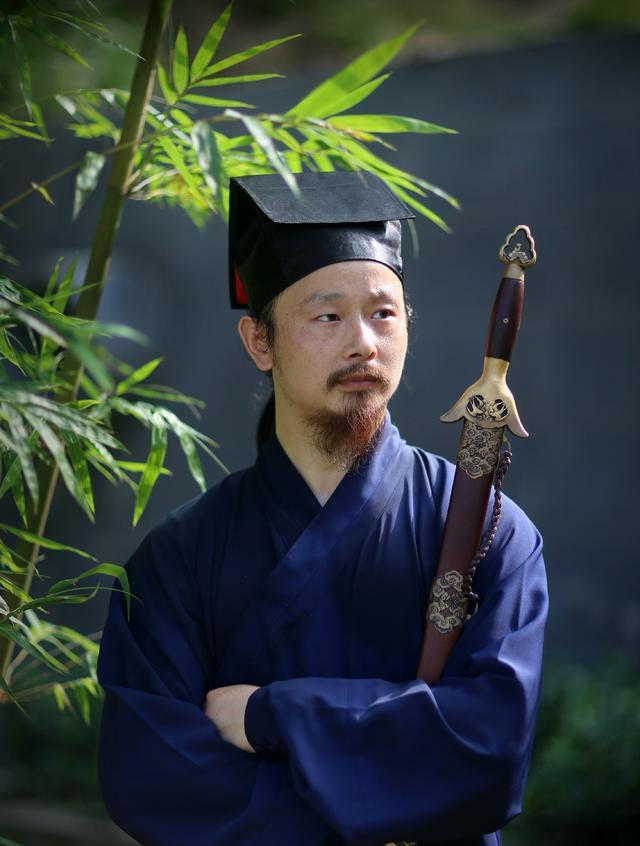 那些火遍全网的网红道长:道长下山云游修行,回家后竟被收门票?