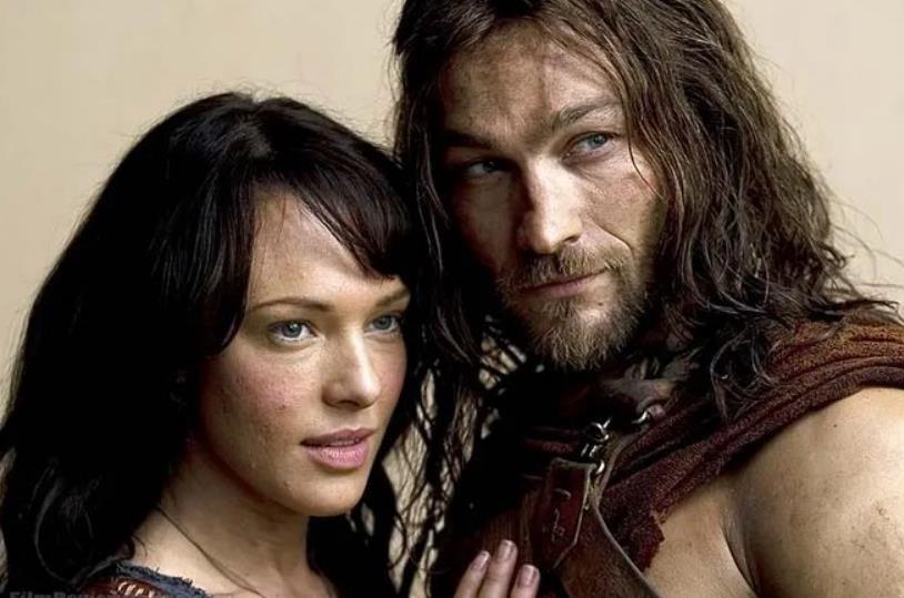 斯巴达克斯|《斯巴达克斯》拍成影版,这些情节可千万不要删减啊!