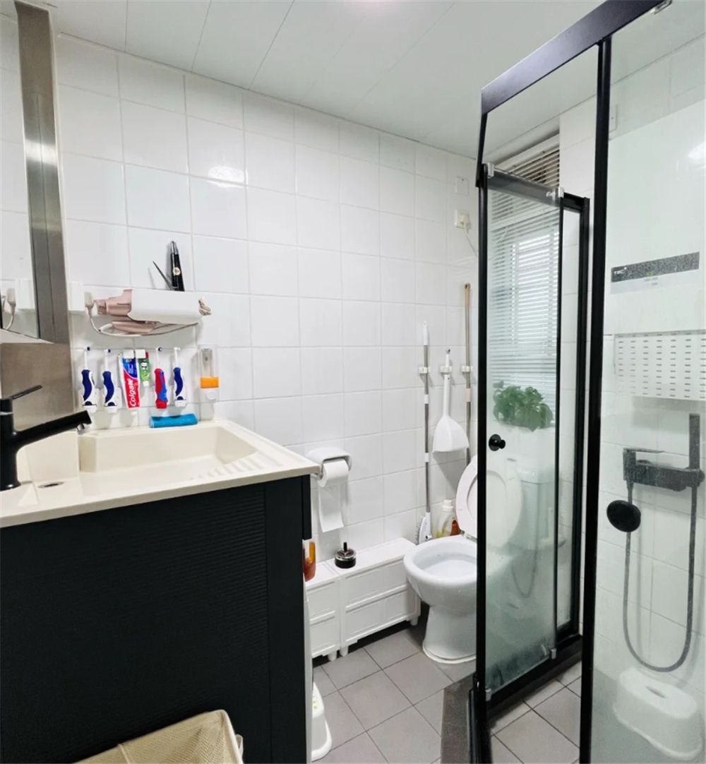 房地产市场|香港一家四口，将35㎡蜗居改成三室一厅，网友：也是服了