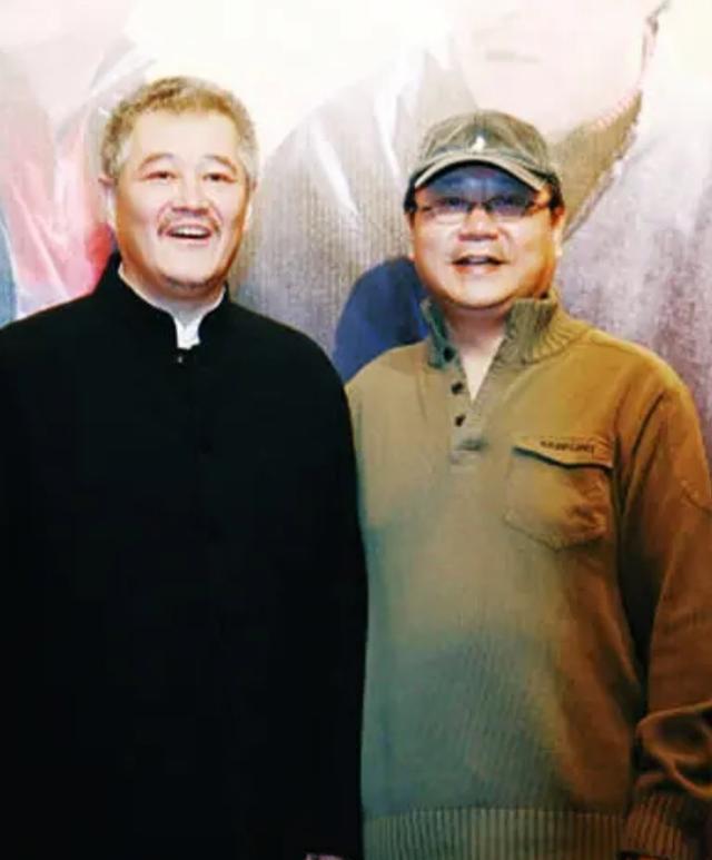 范伟|16年前范伟与赵本山“分道扬镳”,真的单单为了7千元演出费吗?