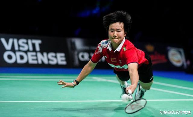 日本队|日本完蛋了？世界第7生死战0-1落后，何冰娇21-15速胜，轰8-0！